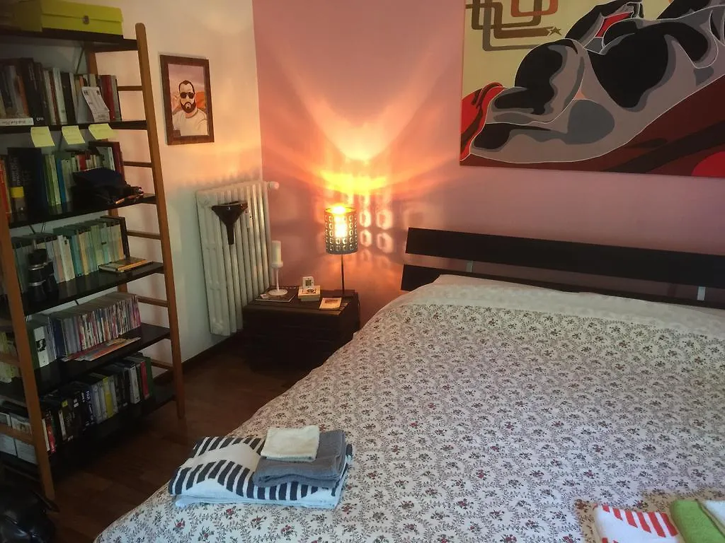 بيت ضيافة Casa Albert بولونيا